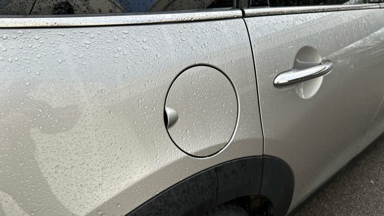 MINI Hatchback 1.5 Cooper Classic Premium 5dr Petrol Hatchback